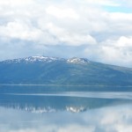 norvegia cielo e montagne riflesse